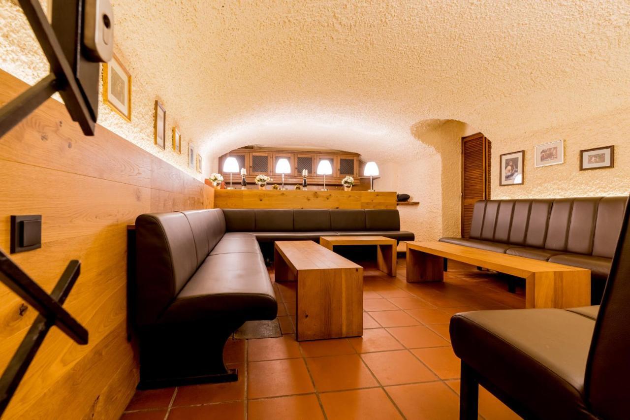 Hotel Bacchus Бенсхайм Екстериор снимка
