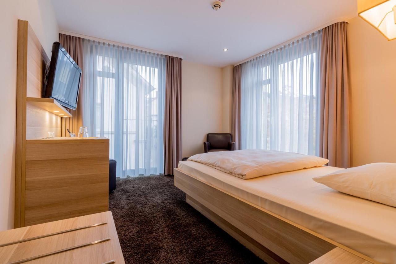 Hotel Bacchus Бенсхайм Екстериор снимка