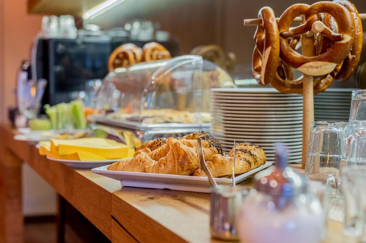 Hotel Bacchus Бенсхайм Екстериор снимка