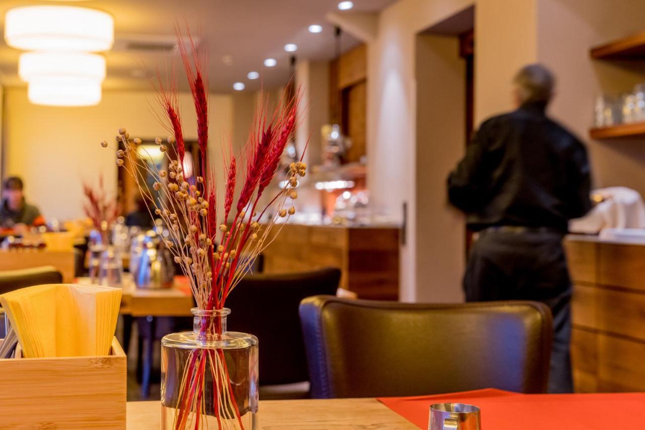 Hotel Bacchus Бенсхайм Екстериор снимка